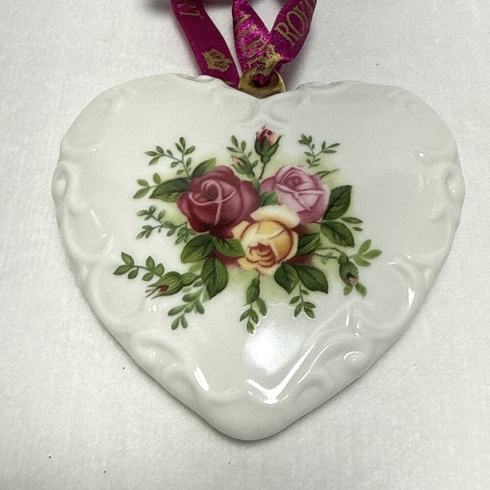 Royal Albert Old Country Roses Heart Ornament 3.5 Inch Porcelain